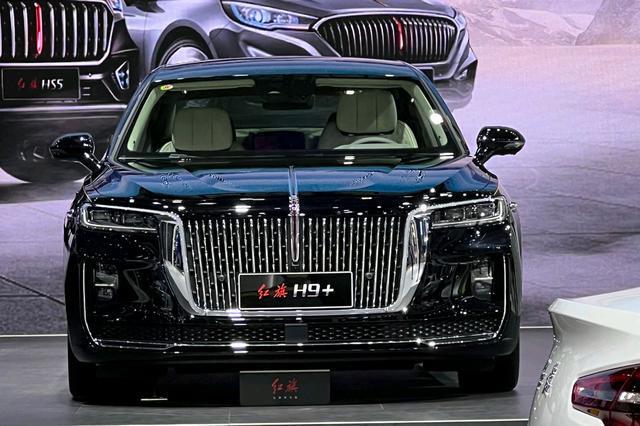 从新一代H5到全新MPV，一大波红旗新品来袭，45万年销目标有戏？