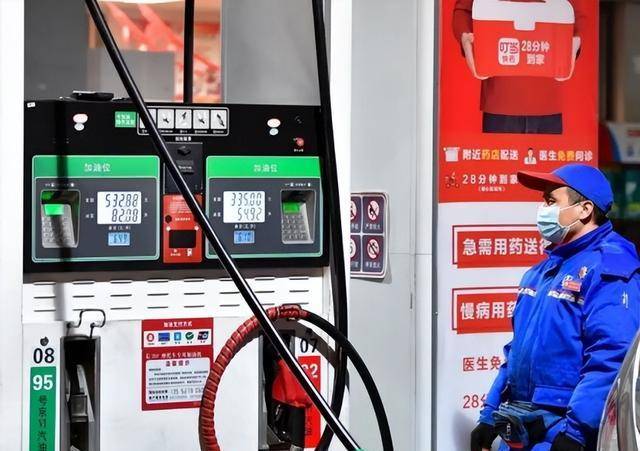 92号汽油只要6块多，比“两桶油”便宜，民营加油站有啥猫腻？