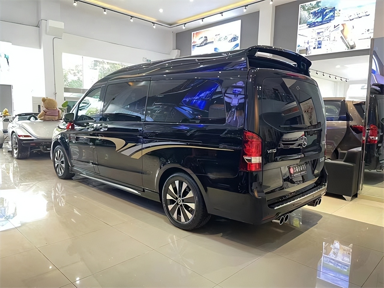 奔驰威霆高顶卡莫兹款,上海奔驰专卖店现车销售