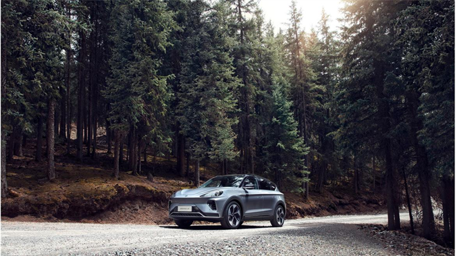 补贴后售价21.88万起 极狐阿尔法S 和阿尔法T 四款车型焕新上市