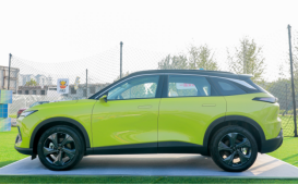 谁说华为智舱专供纯电车？“智能大魔王”北汽魔方上市9.99万起！