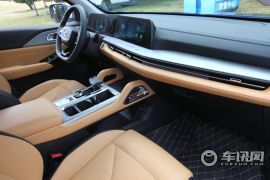 长安汽车-长安览拓者-2.0T自动四驱汽油旗舰型标箱