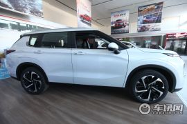 广汽三菱-欧蓝德-1.5T CVT四驱尊耀版 7座