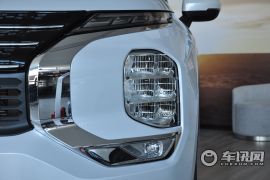 广汽三菱-欧蓝德-1.5T CVT四驱尊耀版 7座