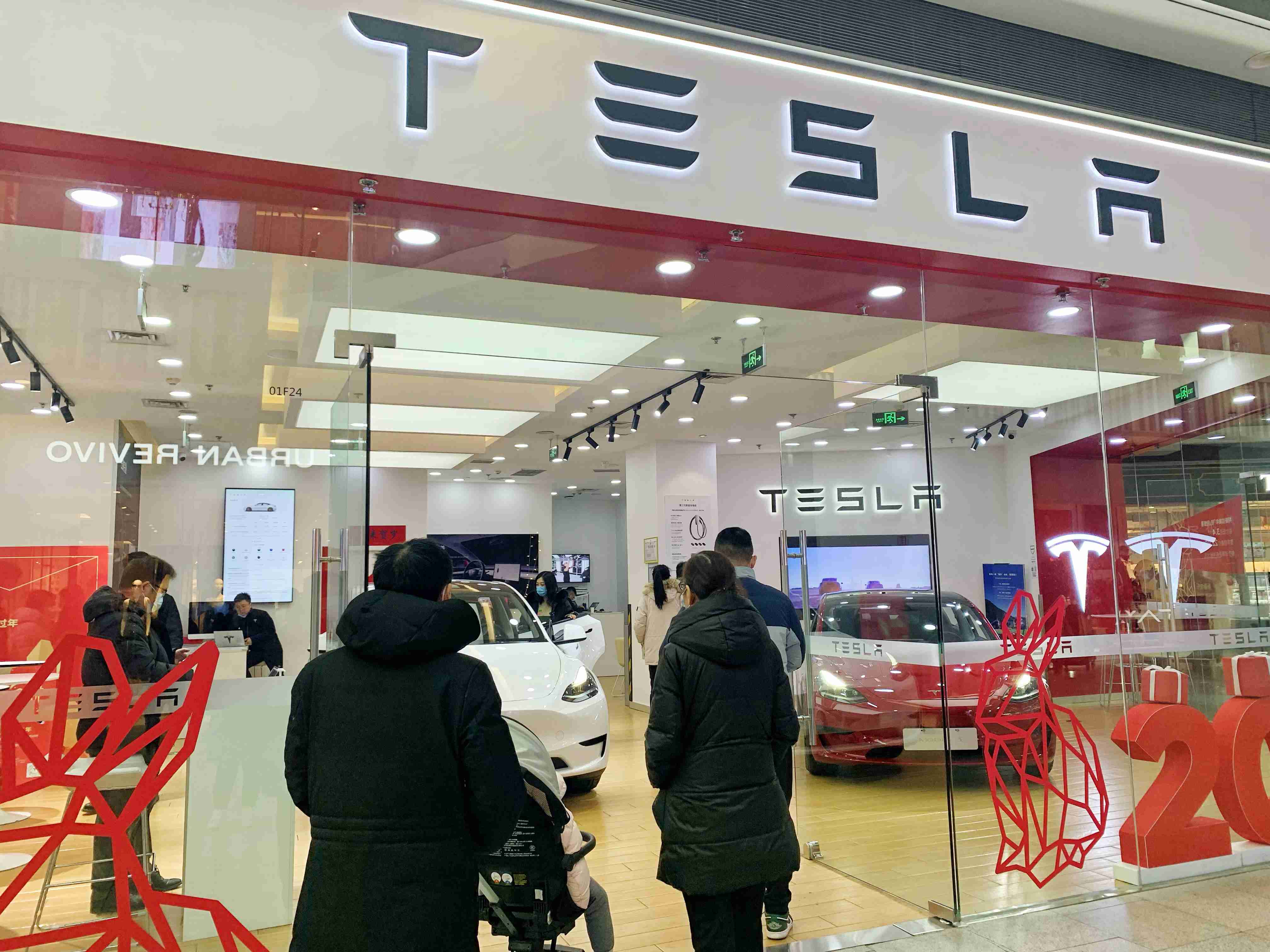 新春小记：汽车商超店客流量增加，电动车信任度提升