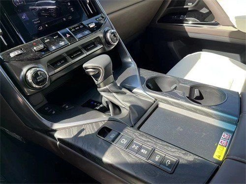 2023款雷克萨斯LX600港口国六近日优惠