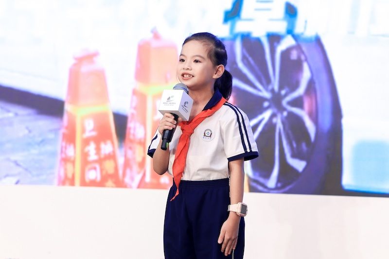 “小孩说话也管用”，奔驰儿童交通安全友好畅谈会再度开讲