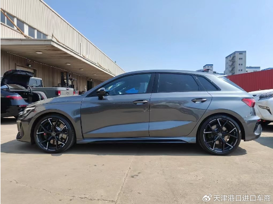 2023款奥迪RS3现车配置颜色可选65万起售 可分期全国