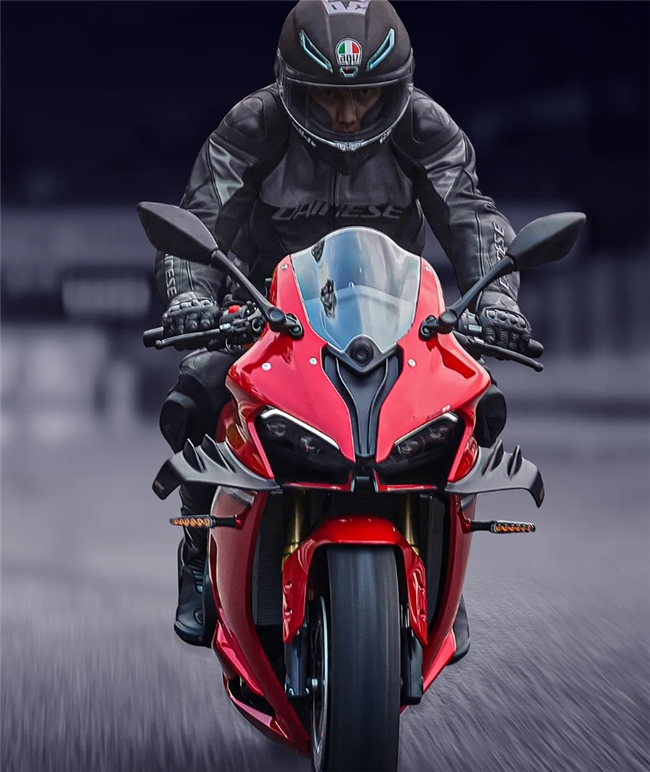 国际顶级赛事套圈进口车型，钱江赛800 WSBK荷兰站大放异彩