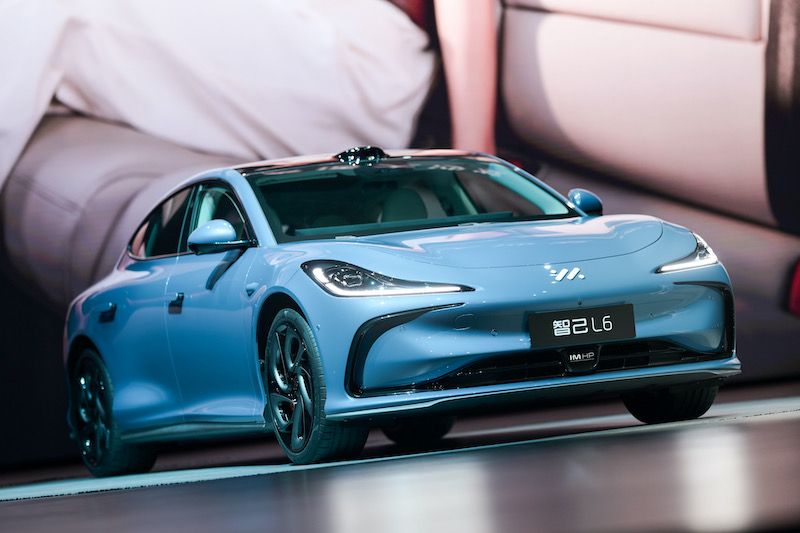 售价21.99万-34.59万元，智己L6正式上市，全系标配灵蜥数字底盘