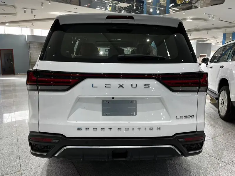 中东版24款雷克萨斯LX600大油箱天津现车优惠多