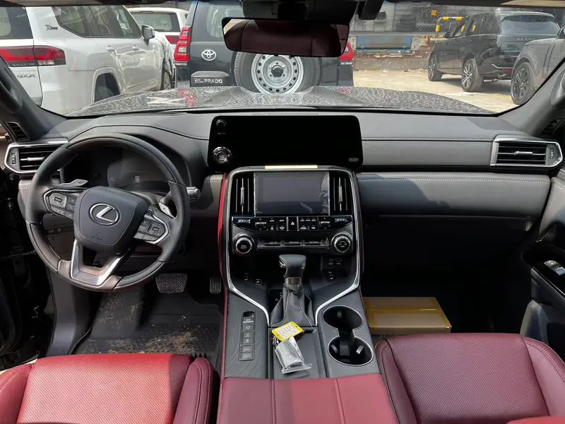24款雷克萨斯LX600运动版现车 在售可分期135万起售