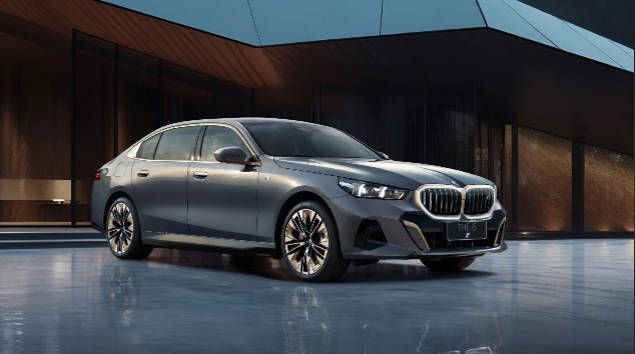 创新纯电动BMW i5车型斩获道路车辆产品“一级低碳标识”