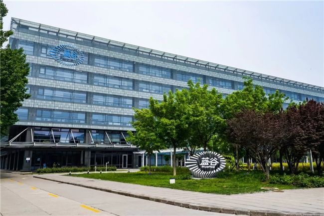 销量起势，北汽极狐2025展望更大飞跃        