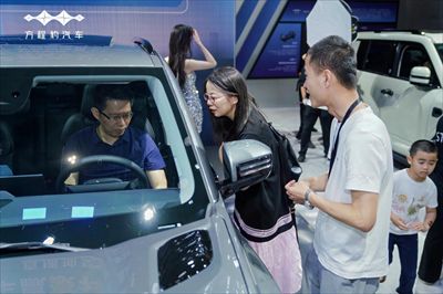 科技潮品，全民共享方程豹鈦3廈門車展上市，開啟都市出行新紀元