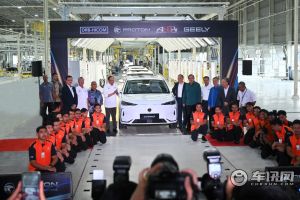 馬來西亞總理安瓦爾為寶騰全新電動汽車工廠揭幕