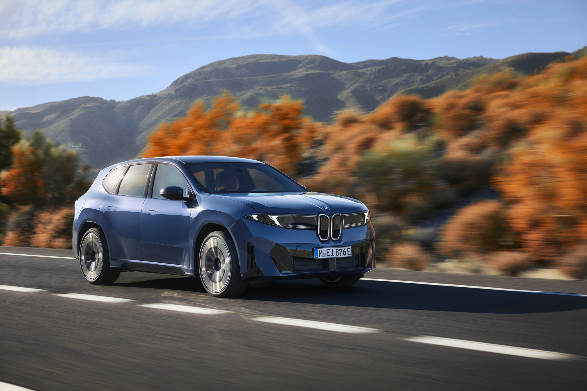 新世代BMW iX3新世代電驅系統：超長續航+極速補能