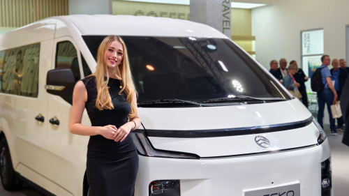 致敬每一程跨越山海的抵达！金旅豪华电动大巴亮相比利时客车展