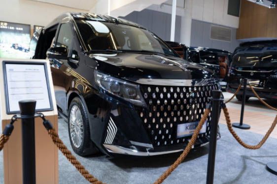 克蒂携尊享座驾丨启幕RA奢华出行新境   