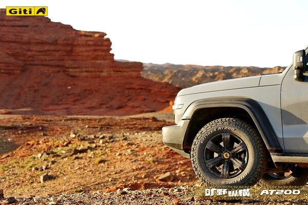 佳通越野AT200亮相阿拉善，以科技力征服旷野之路