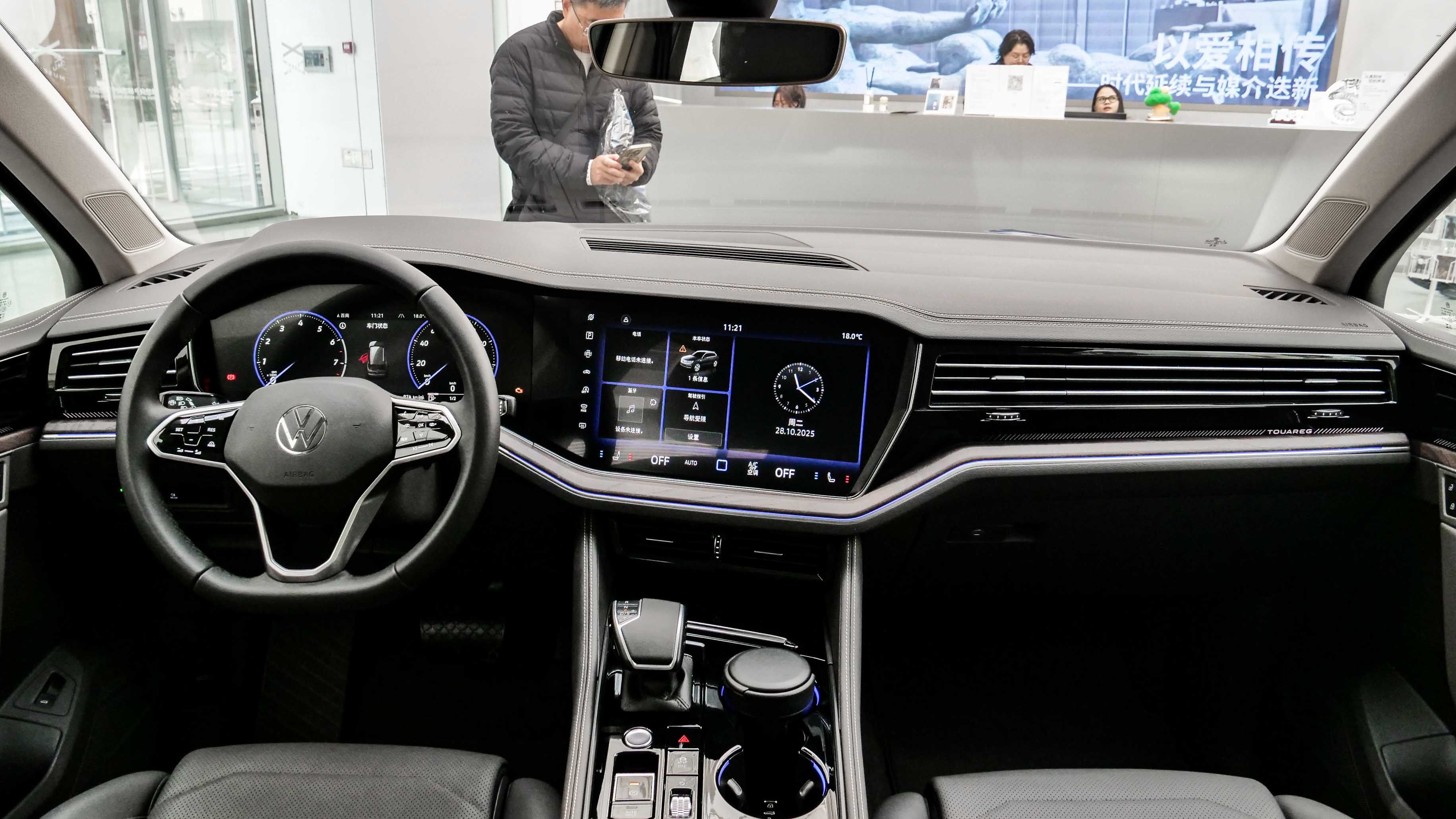 不论年华，它依旧是中大型SUV标杆，试驾大众新途锐