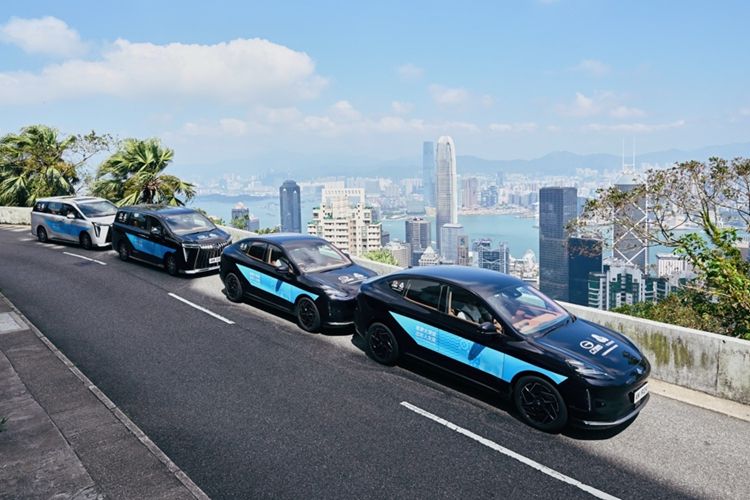 十五运会火炬传递开跑 广汽集团董事长冯兴亚担任火炬手