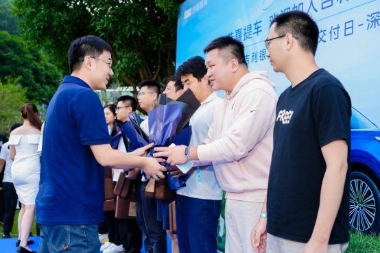 深圳车主的快乐时刻！吉利银河M9交付尊享日圆满收官