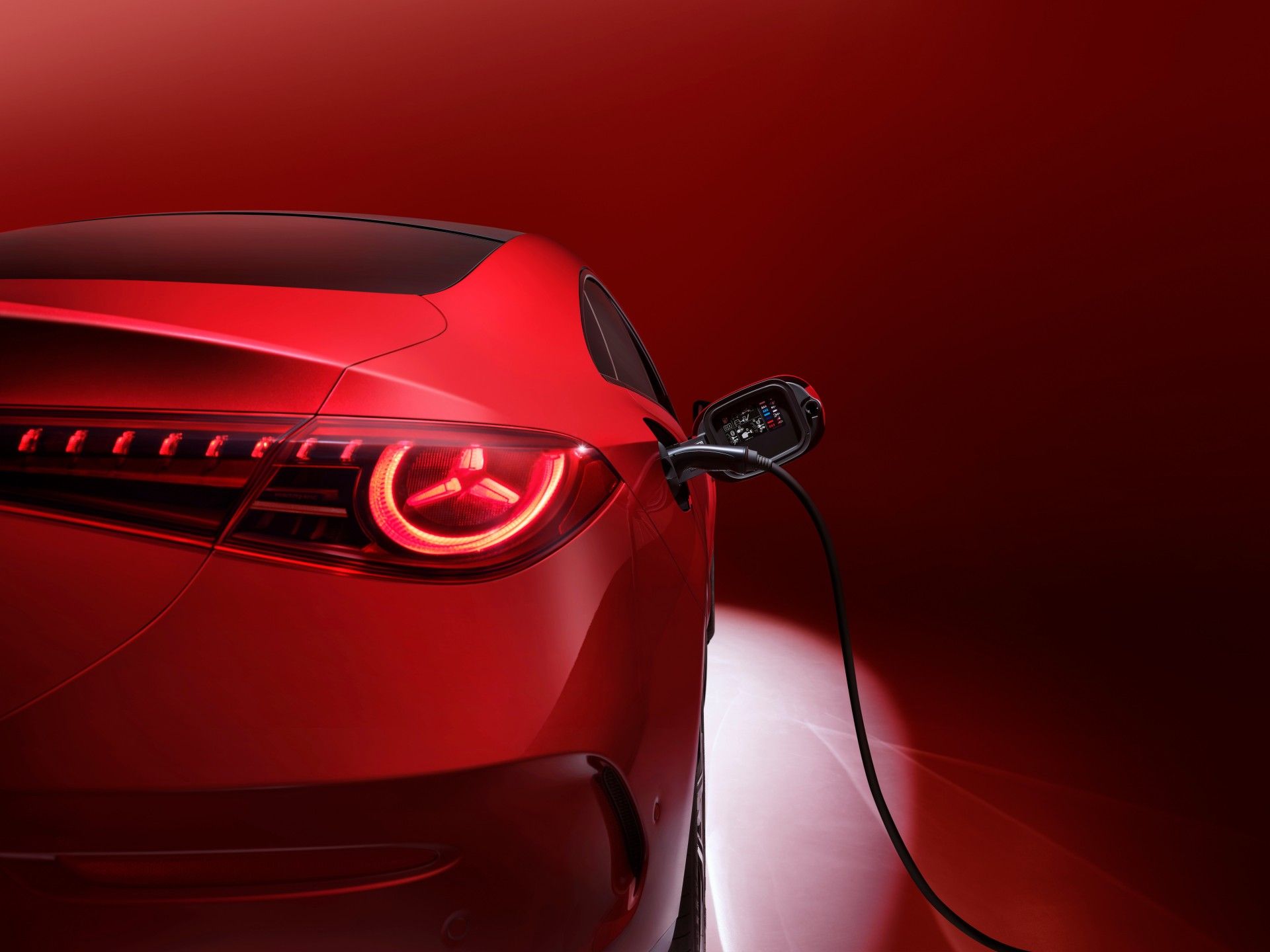 全新梅赛德斯-奔驰纯电CLA上市 售价24.9万-29.9万