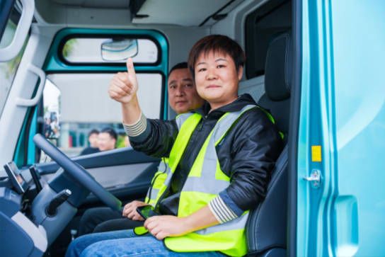 高端向上 智慧引领 全新启明星平台欧马可纯电轻卡南方上市