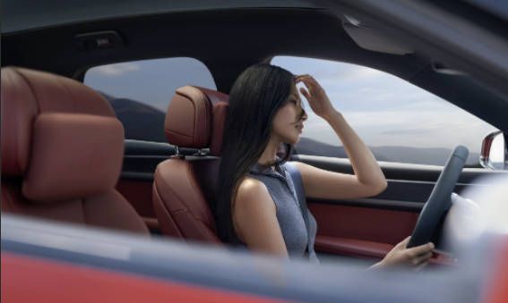 安全作为选车的首要考量，选问界新M5 Ultra还是特斯拉Model Y？