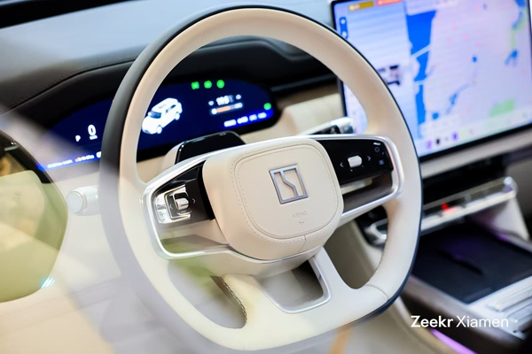 极氪9X媒体品鉴会暨极氪空间厦门SM三期店盛大开业