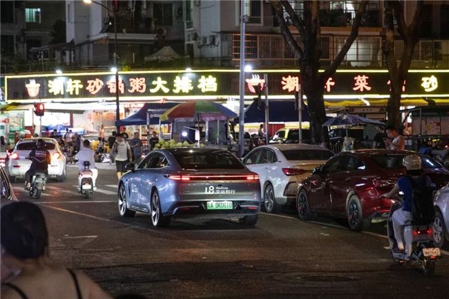 文远知行WePilot 3.0硬核输出星途星纪元ES问鼎“最严”智驾大赛