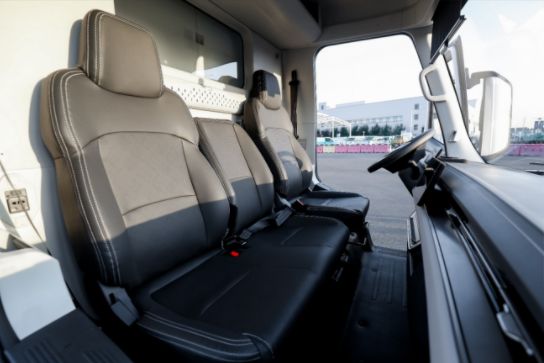 豪车标准造轻卡？欧马可Z即将炸场，身价到底几何？