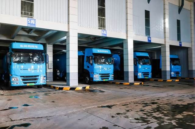 30台兆瓦超充重卡交付！东风&华为共建兆瓦超充生态