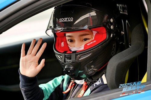 引擎轰鸣，人潮涌动！2025天府极速嘉年华盛大启幕