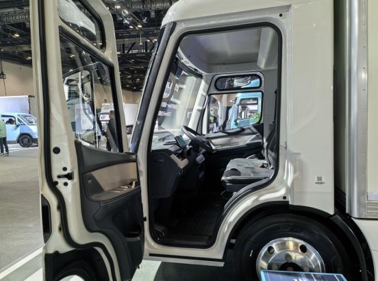 既要体验又要收益：看欧马可Z如何再树高端纯电轻卡新标杆