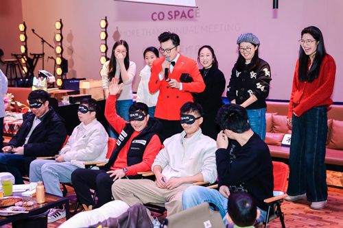 不止年会 | 潮流派对 一起闪耀         