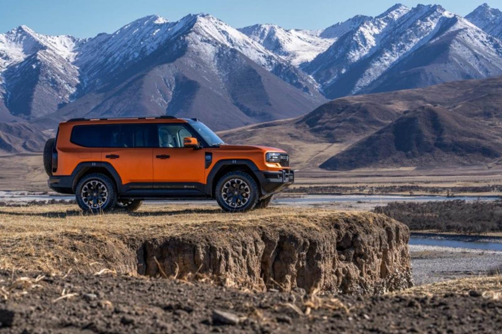 央视认证!纵横G700荣获“风云2025年度越野汽车”