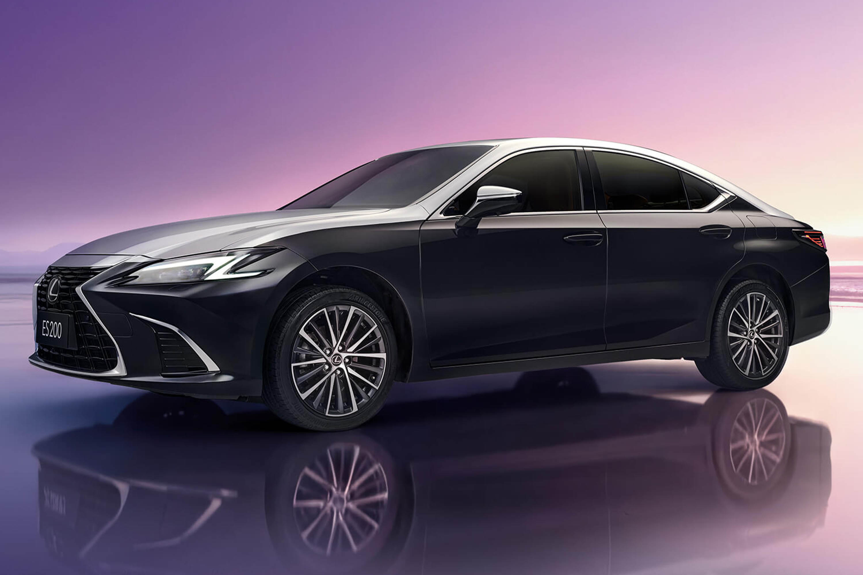 雷克萨斯ES 200月影双色特别版上市 售价30.78万起