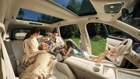 购车享至高5.3万元限时权益!问界M8以新豪华焕新家庭出行新体验