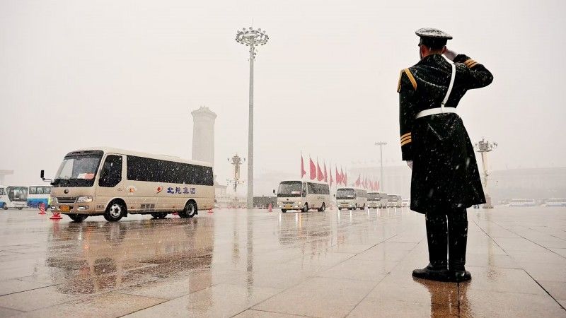 T7领衔,高端蓄势!宇通客车连续22年主力护航全国两会