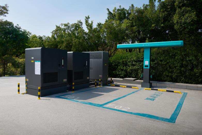 电动化上半场完美收官:比亚迪发布第二代刀片电池及闪充技术