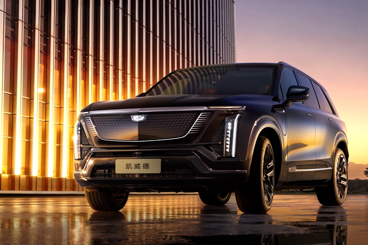 凯迪拉克电动SUV凯威德与凯迪拉克F1车队亮相