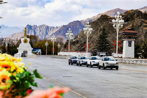 从第一家4S店到第一台进藏A0级AI纯电轿车：QQ与拉萨的情缘