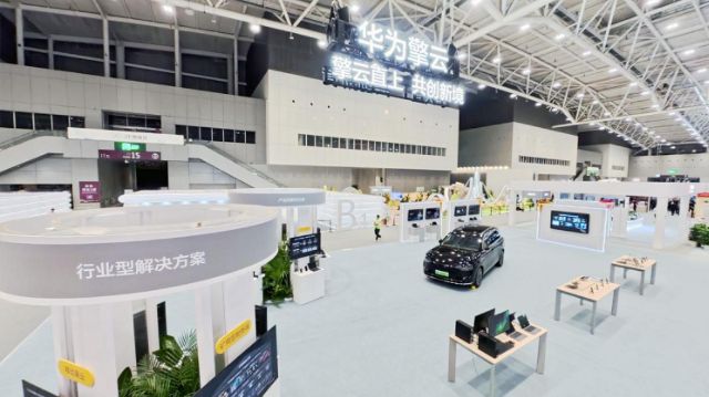 依托鸿蒙商用底座，AI工作手机为东风猛士打造营销“数智精锐”