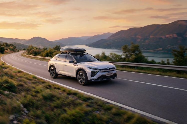 东风雪铁龙新款凡尔赛C5 X上市 11.37万元起