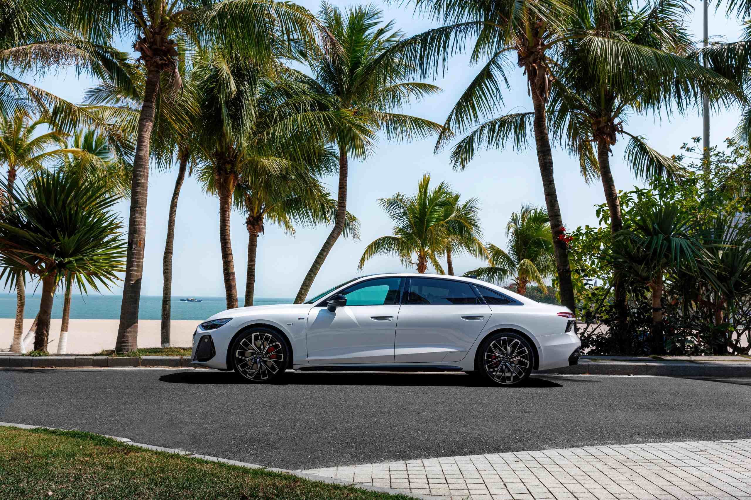 全新奥迪A6L上市售32.29万起，A6L e-tron同步开启预售