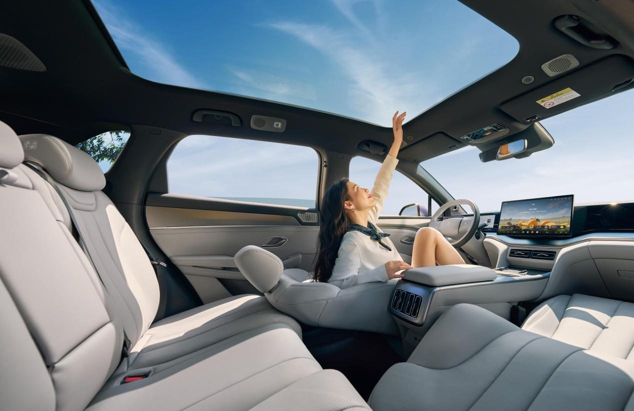 闪充一下 宋弛出发 比亚迪宋Ultra EV上市发布会长春站圆满收官