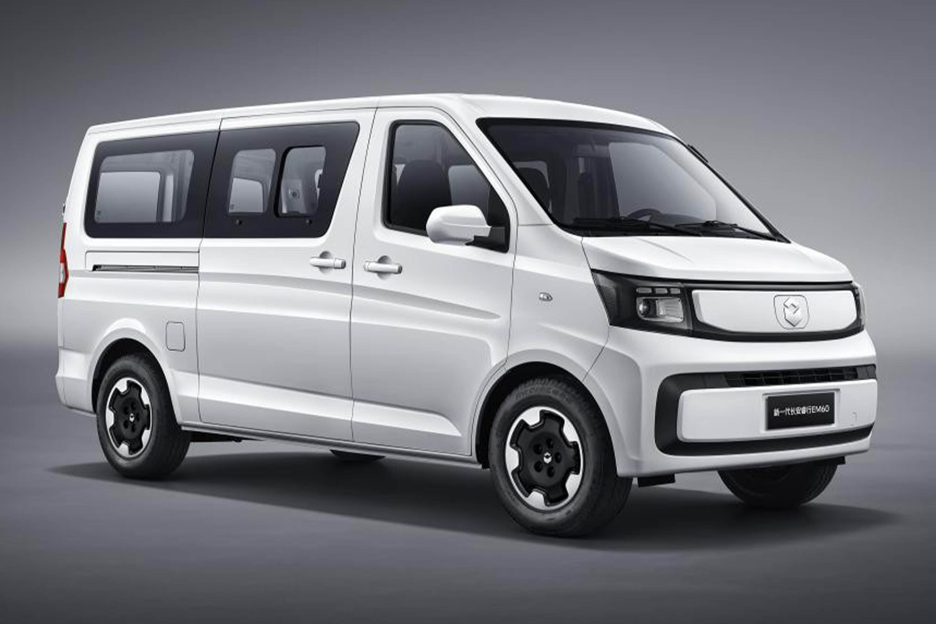 新一代长安睿行EV正式上市，售价7.69万-8.09万元