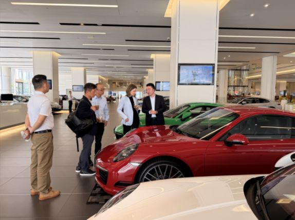 巴斯夫团队到访笋岗加油站赋能品质出行